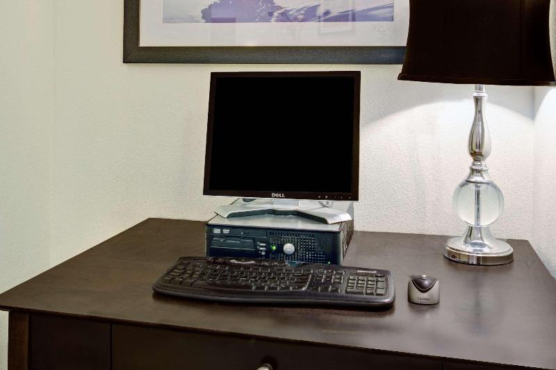 호텔 Super 8 By Wyndham Stjerome