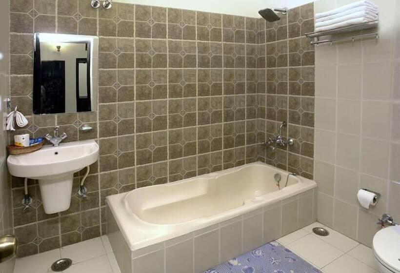 בית מלון כפרי Taj Homestay