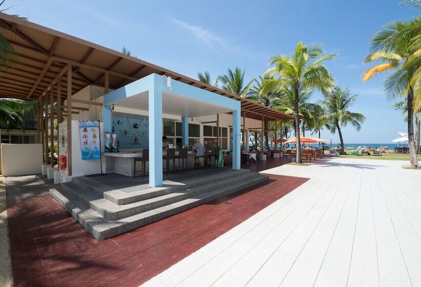 Отель The Briza Beach Resort, Khao Lak Sha Extra Plus
