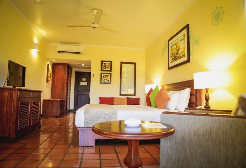 בית מלון כפרי The Palms