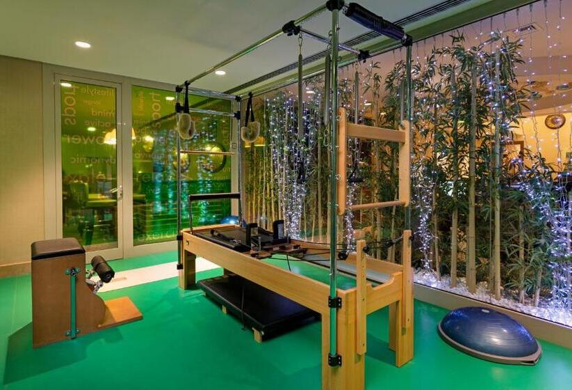 فندق Titanic Port Bakirkoy