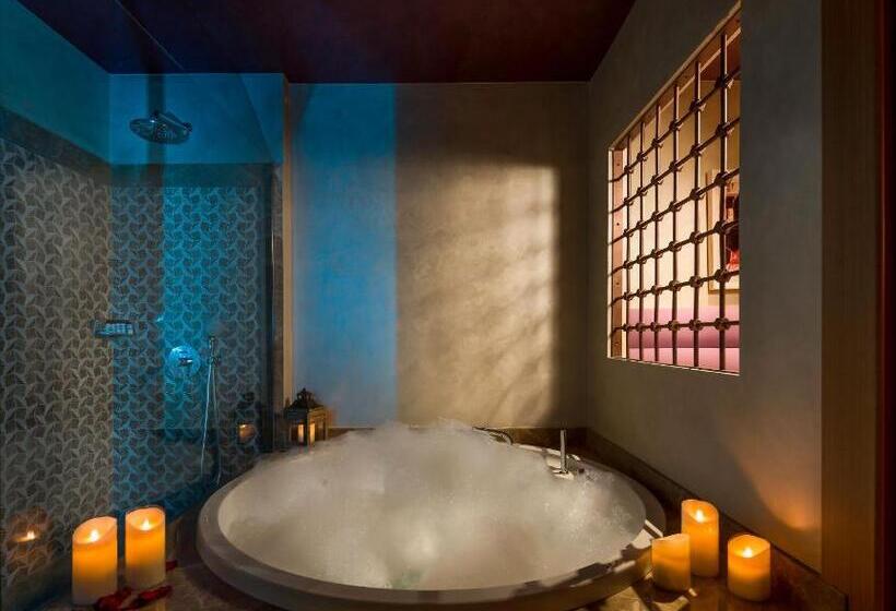 فندق Titanic Port Bakirkoy