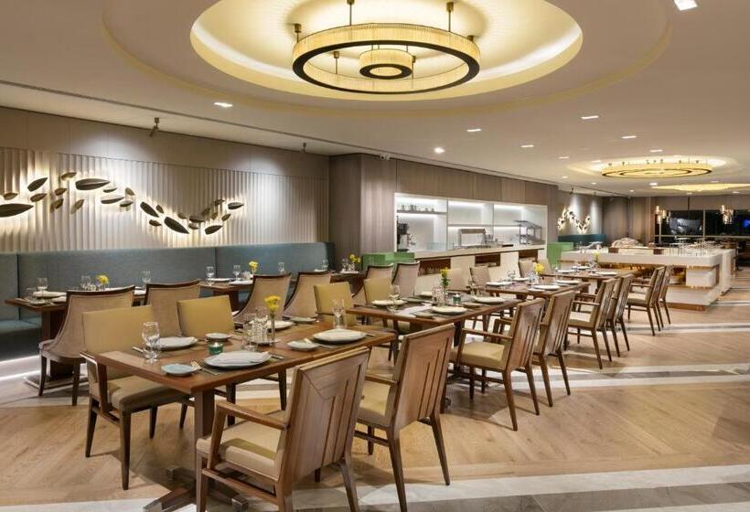 فندق Titanic Port Bakirkoy