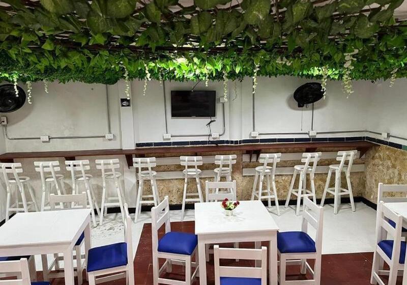 Отель Toledo Fl