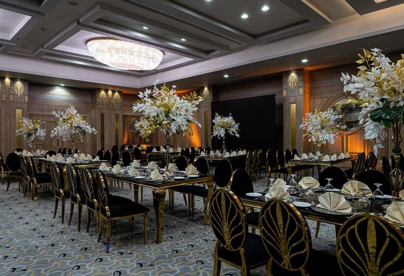 هتل Triumph Plaza