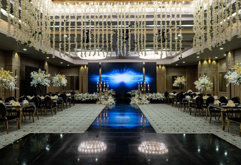 هتل Triumph Plaza