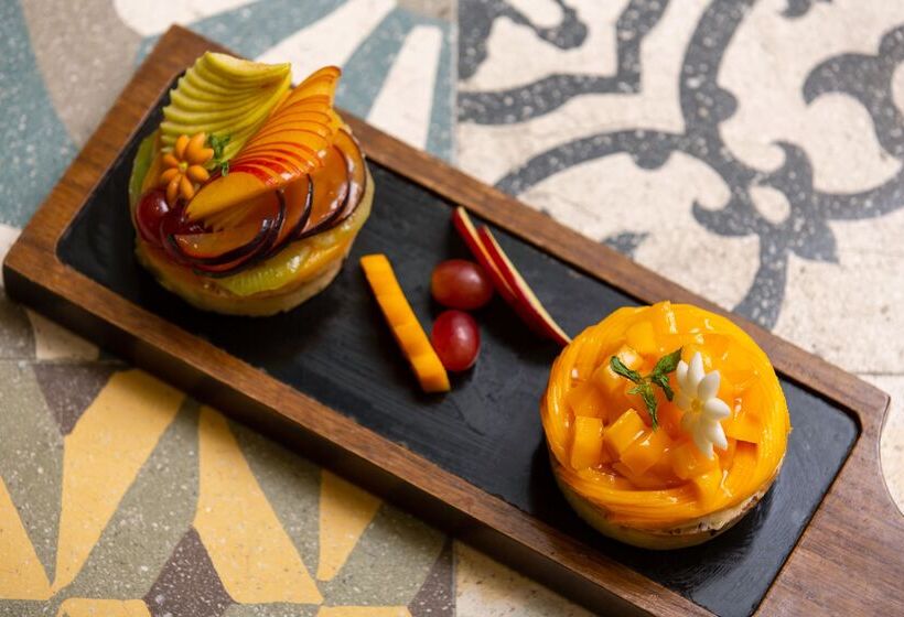 هتل Triumph Plaza