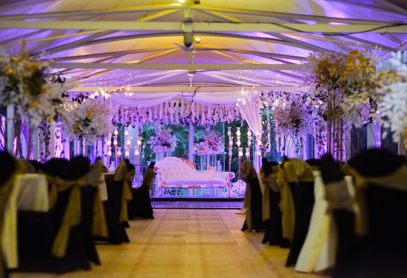 هتل Triumph Plaza