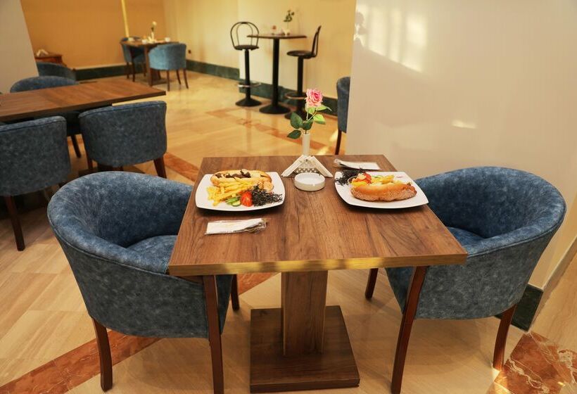 هتل Triumph Plaza