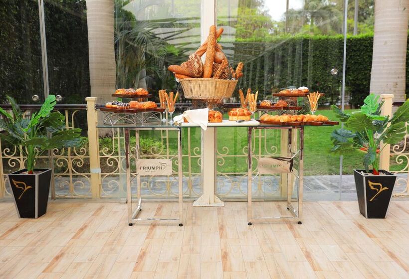 هتل Triumph Plaza