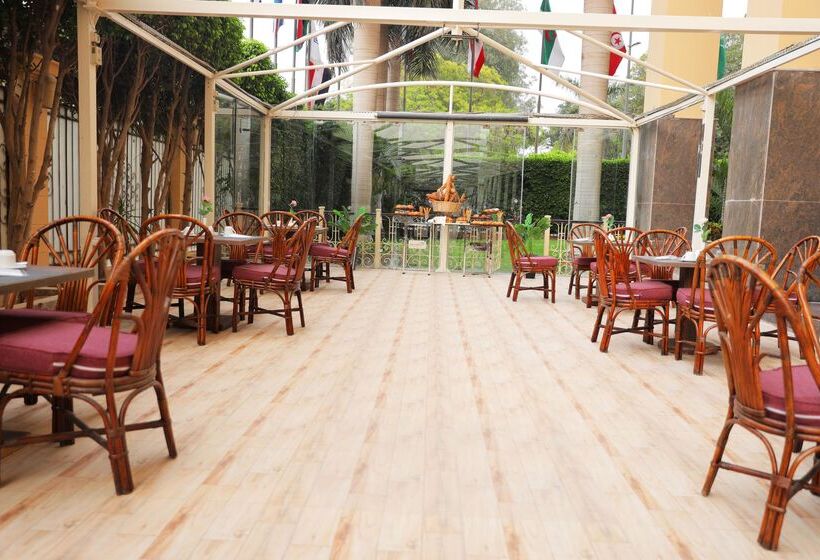 هتل Triumph Plaza