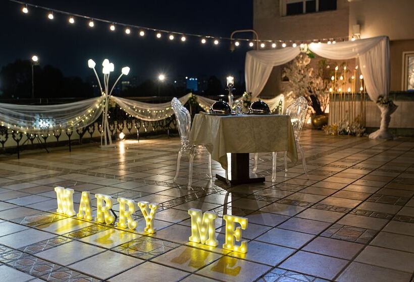 هتل Triumph Plaza