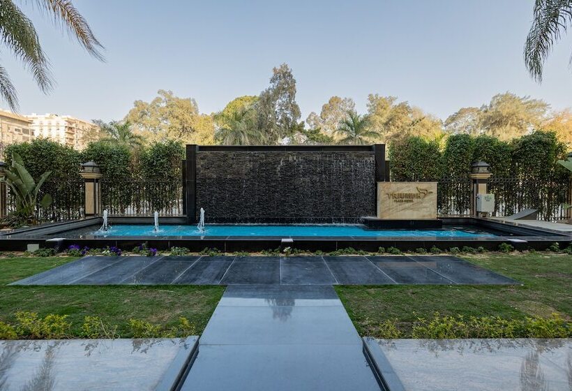 هتل Triumph Plaza