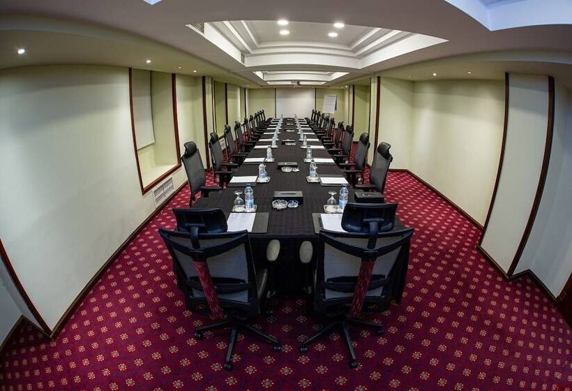 هتل Triumph Plaza