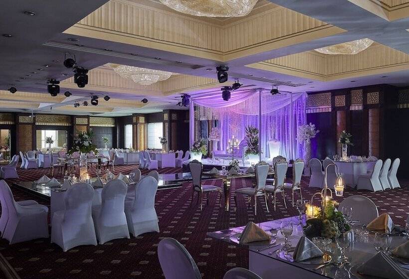 هتل Triumph Plaza