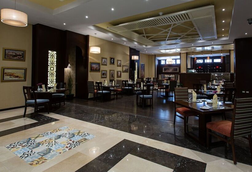 هتل Triumph Plaza