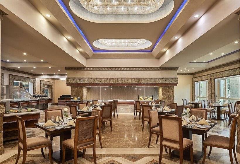 هتل Triumph Plaza