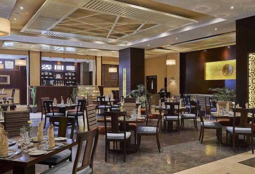 هتل Triumph Plaza