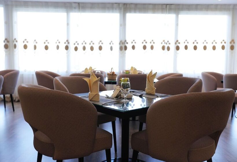 هتل Triumph Plaza