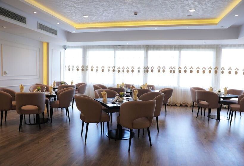 هتل Triumph Plaza