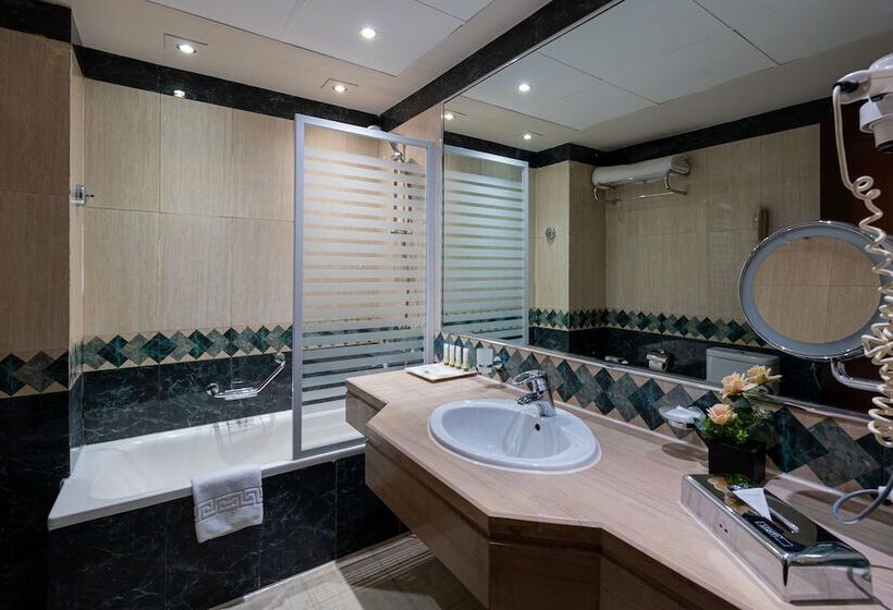 هتل Triumph Plaza