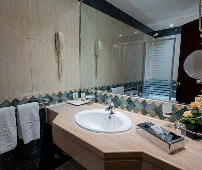 هتل Triumph Plaza