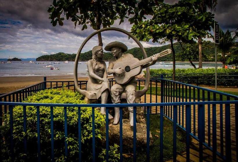 ホテル Tropical Gardens Suites And Apartments