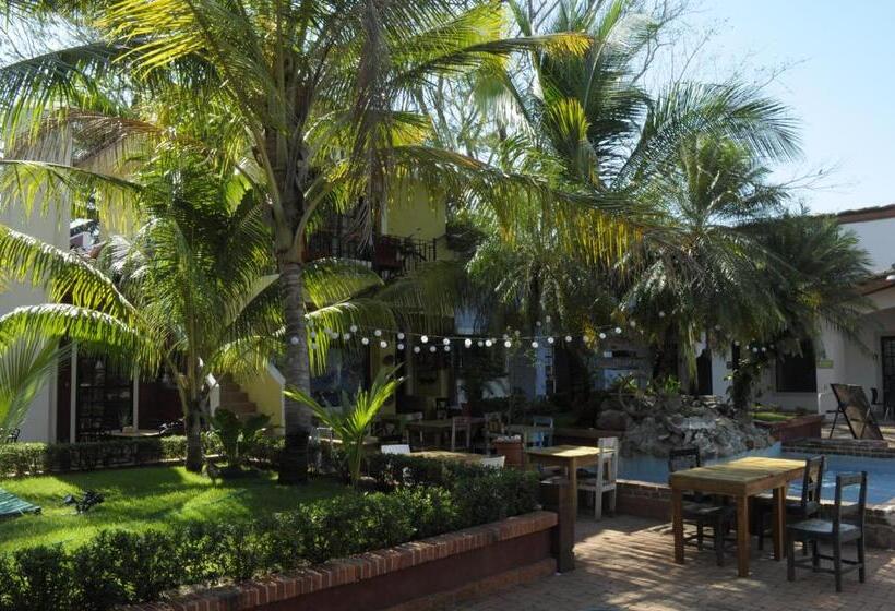 ホテル Tropical Gardens Suites And Apartments