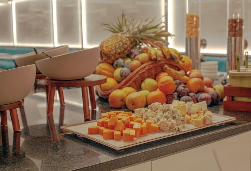 هتل Vila Baleira Funchal