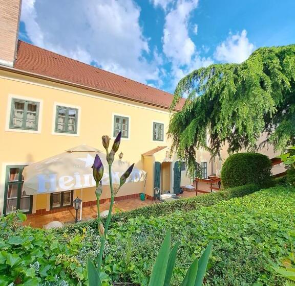 בית מלון כפרי Wollner