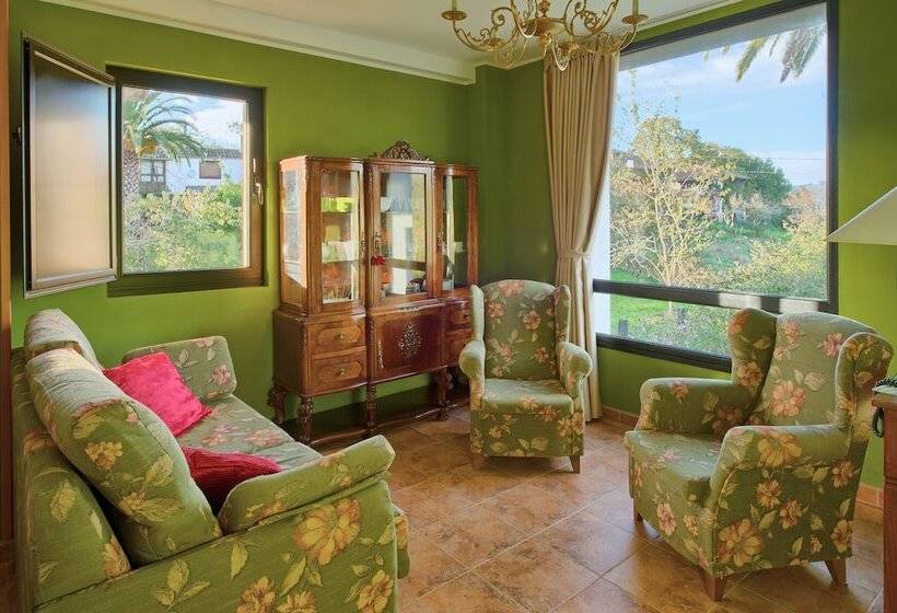 La Casona De La Roza