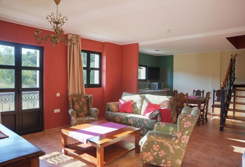 La Casona De La Roza