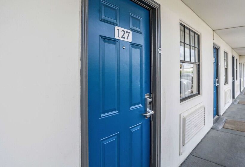 Motel 6dallas, Tx  Market Center