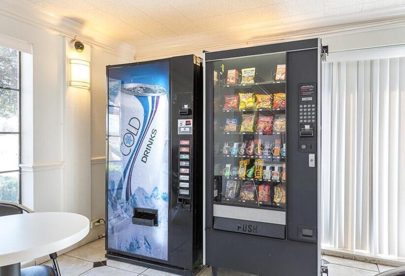 Motel 6dallas, Tx  Market Center