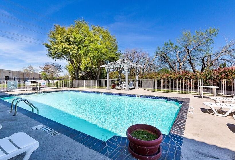 Motel 6dallas, Tx  Market Center