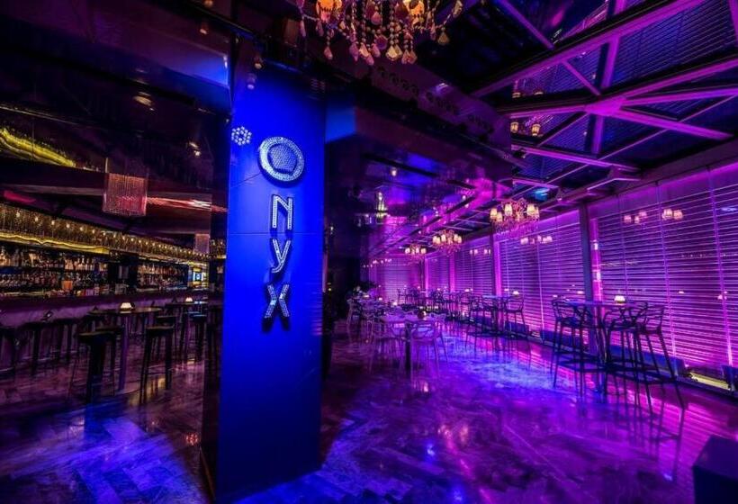 Rocks Hotel & Casino