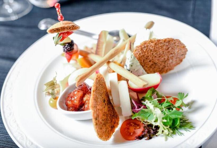 Rocks Hotel & Casino