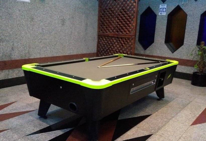 Royal Crown Hotel & Suites