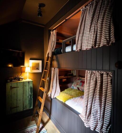 הוסטל Royal Oak Ramsden