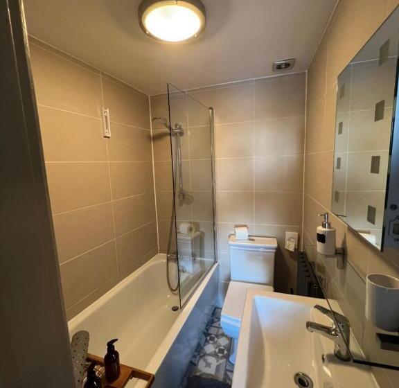 호스텔 The Fleece Inn At Barkisland