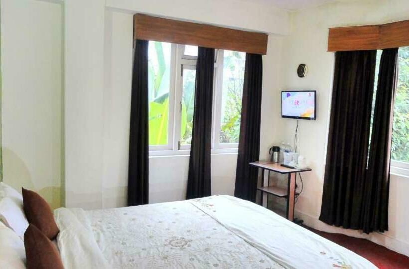 An Incredible Hotel, With Amazing Staff, Near Mg Marg