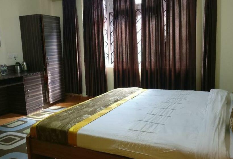 An Incredible Hotel, With Amazing Staff, Near Mg Marg