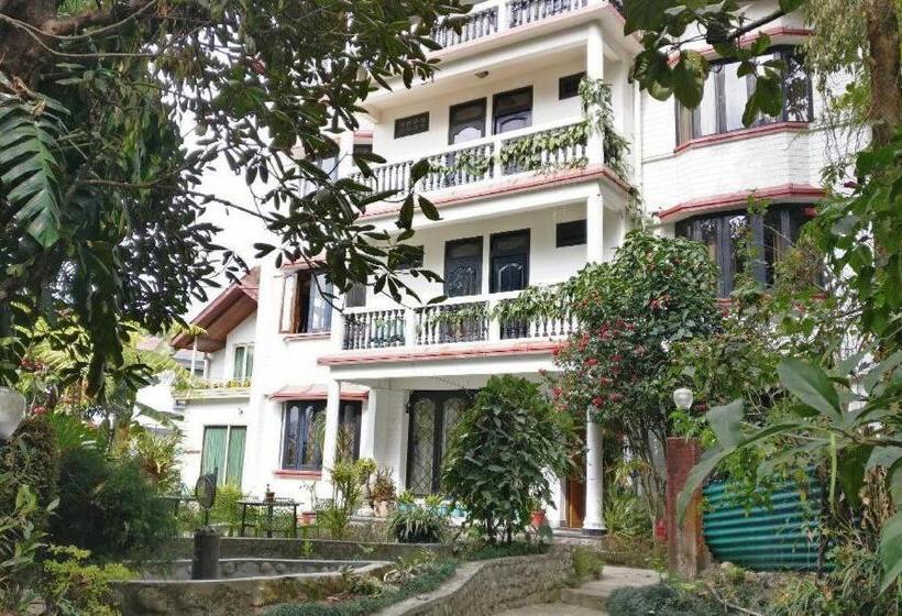 An Incredible Hotel, With Amazing Staff, Near Mg Marg