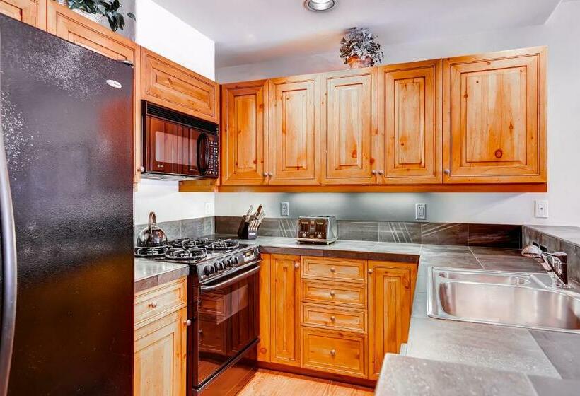 Beaver Creek Village