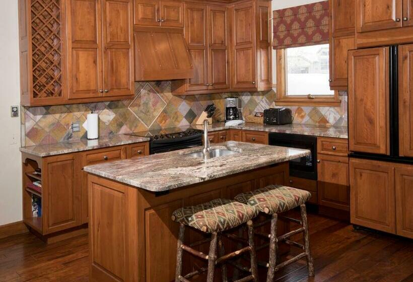 Beaver Creek Village