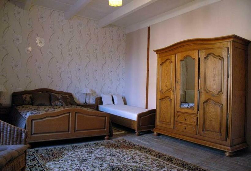 Bed And Breakfast Dunroamin