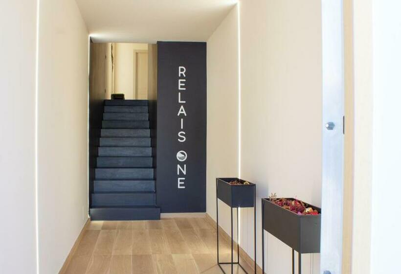 تختخواب و صبحانه Relais One