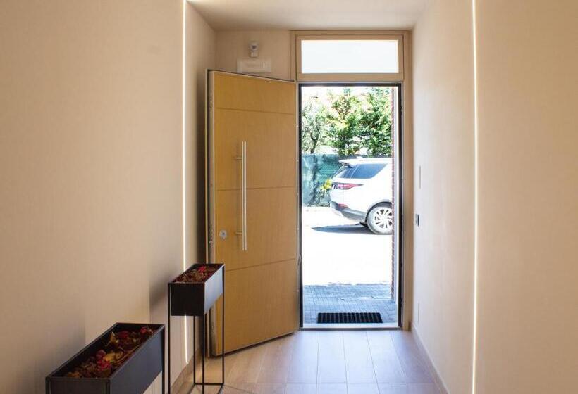 تختخواب و صبحانه Relais One