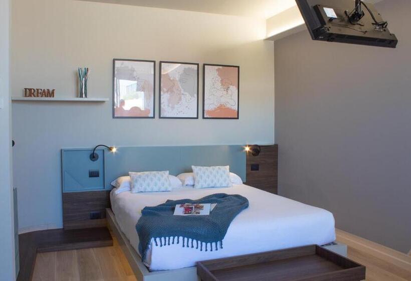 تختخواب و صبحانه Relais One