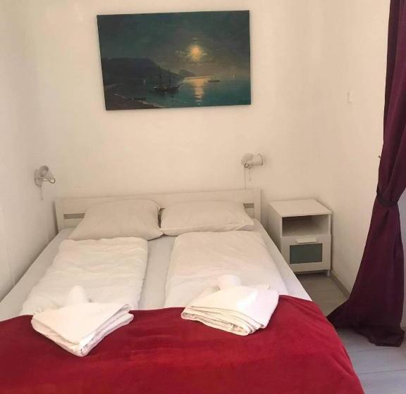 Bed and Breakfast Y Panzió